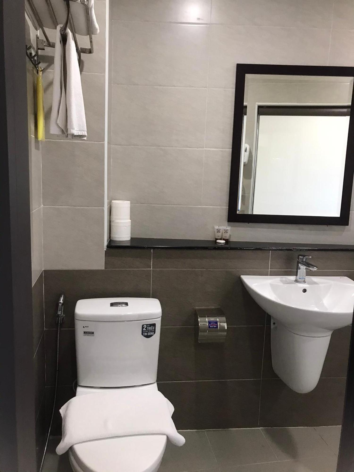 K Business 1 Hotel My Dinh 미딩 Ханой Экстерьер фото